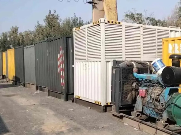 新县200KW柴油发电机机组每小时油耗是多少?